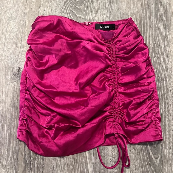 NWT Fuschia Satin Ruched Skirt - Picture 1 of 3